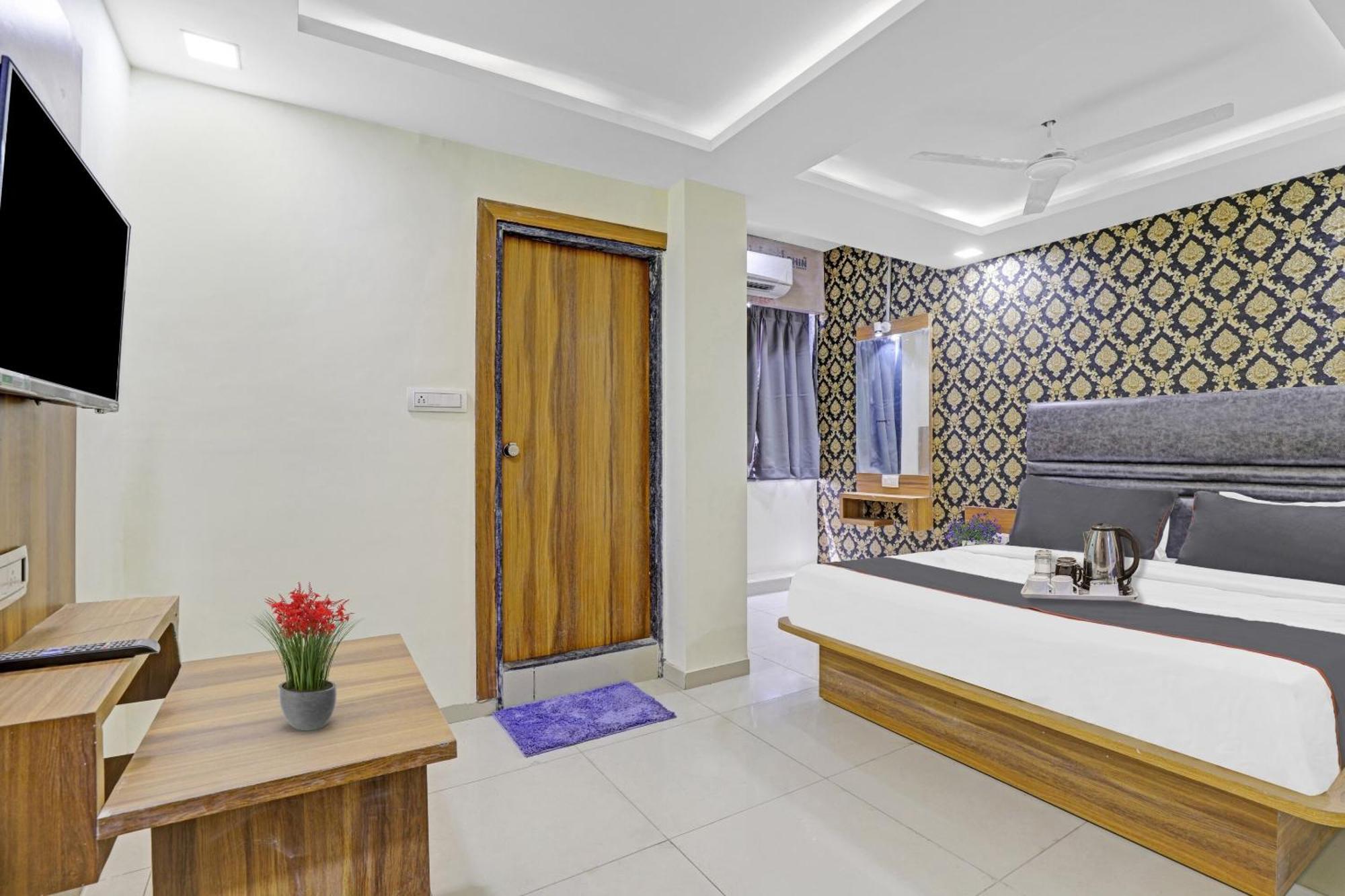 Hotel O Hill View Vadodara Exteriör bild
