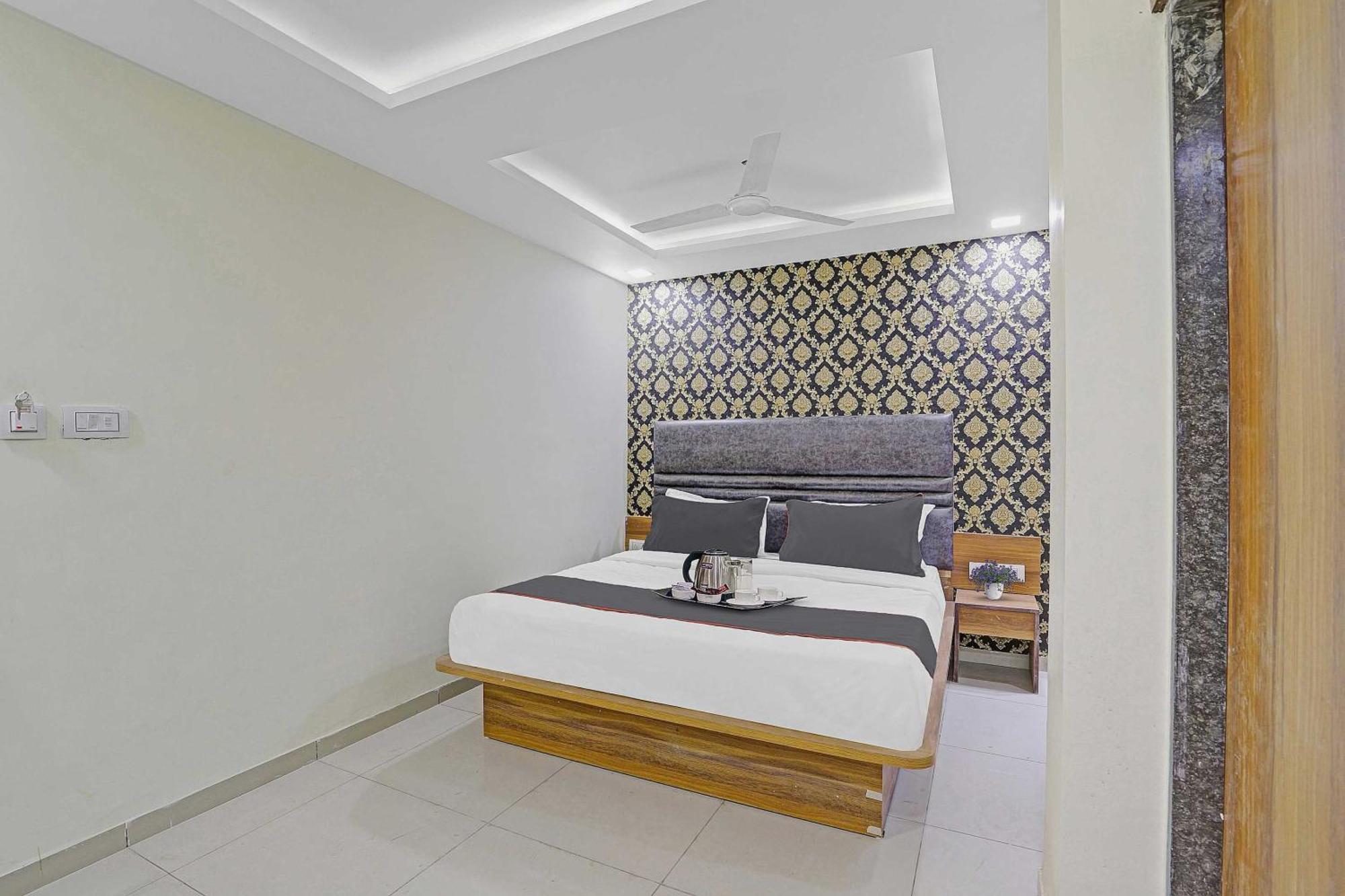 Hotel O Hill View Vadodara Exteriör bild